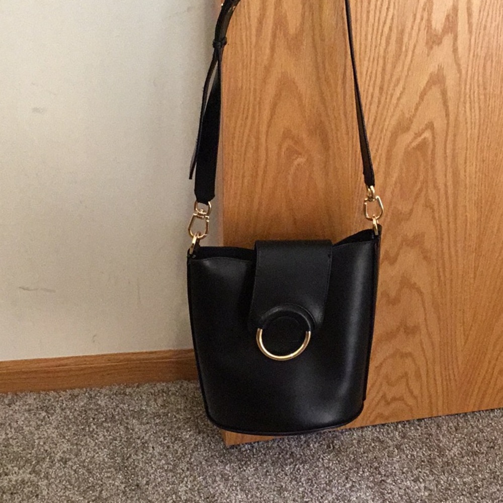 Crossbody Bucket Bag